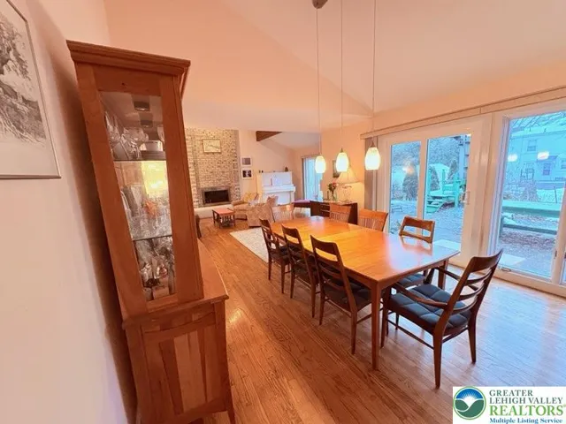 Dining/living room