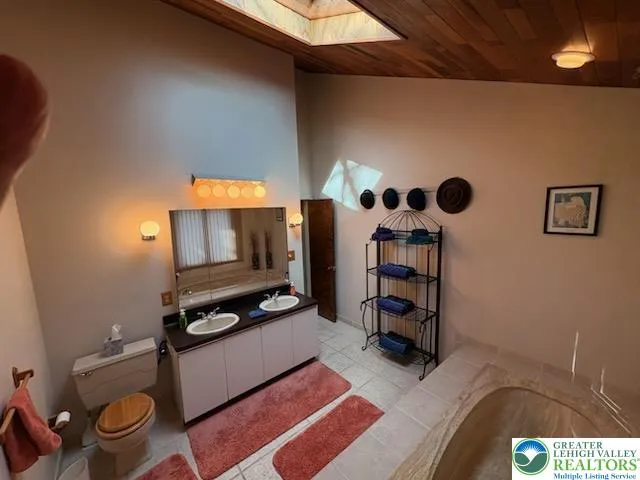 Primary bathroom on 1st floor