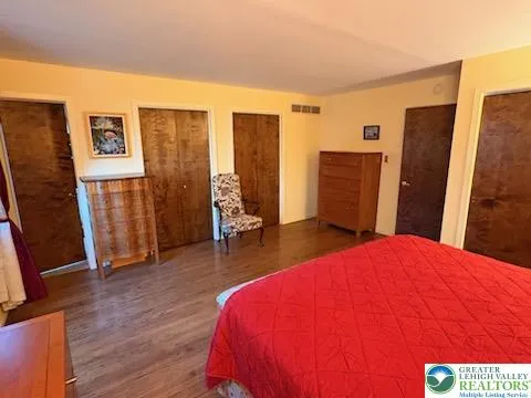 Primary bedroom on 1st floor