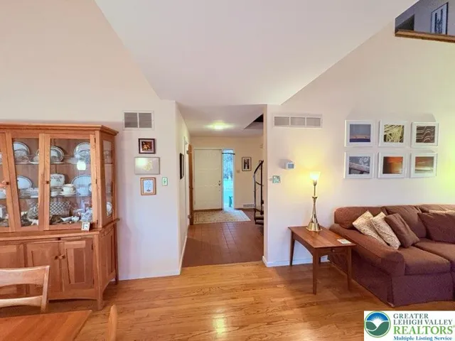 1st floor dining/living room entrance way