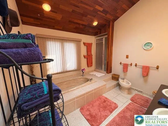 Primary bathroom on 1st fllor