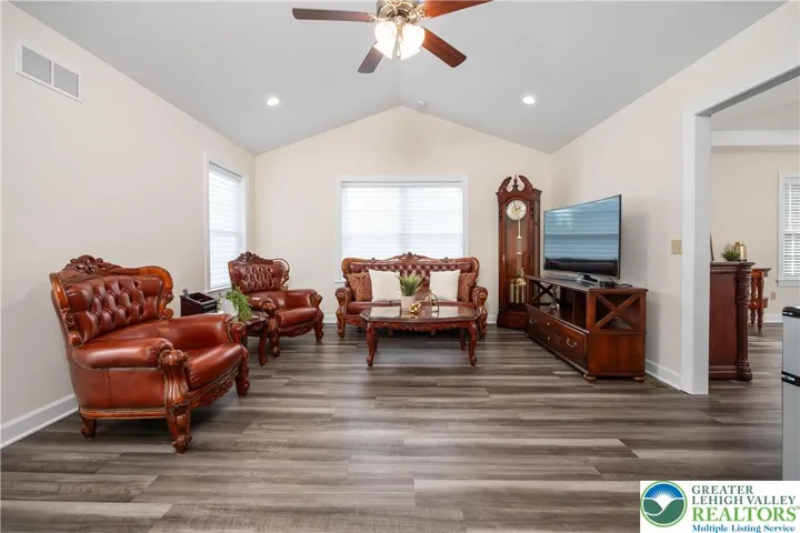 Guest suite family room