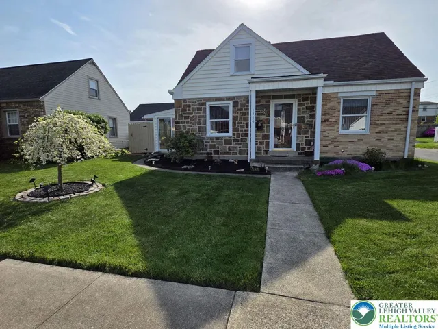 Stone, Brick & Vinyl~ Maintenance Free