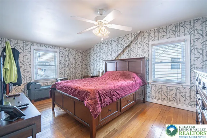 15 x 12 Primary bedroom