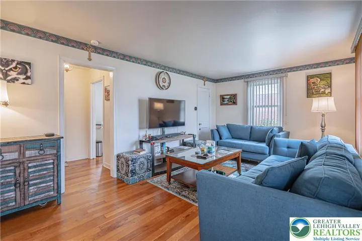 Your relaxing space starts in the living room