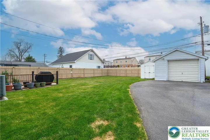 Shed & 1 car garage