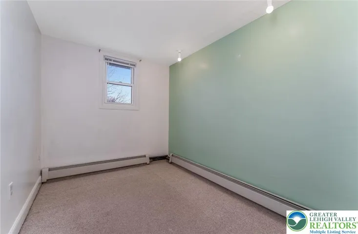 Walk in closet in BR one or flex room