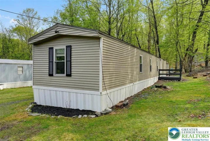 Private Setting w/ New Roof