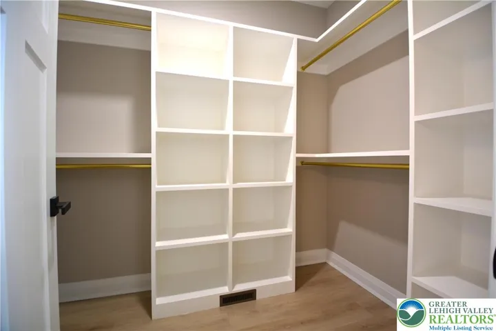 Master Walk In Closet