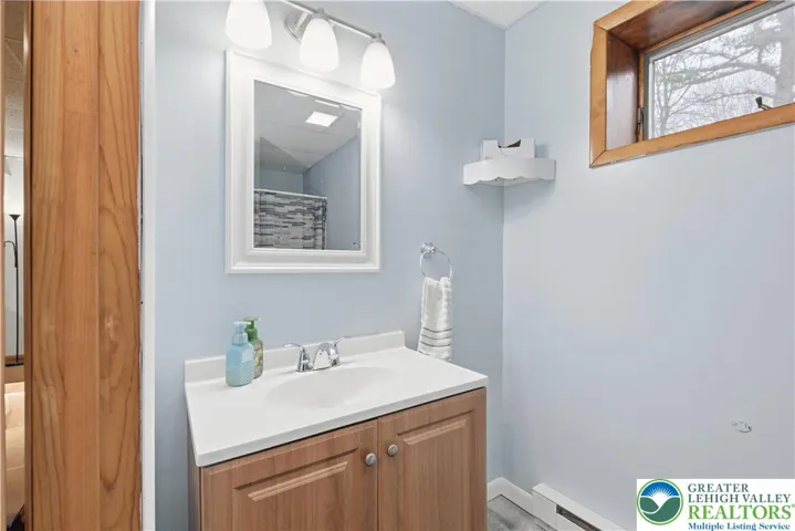 Lower Level Full Bath