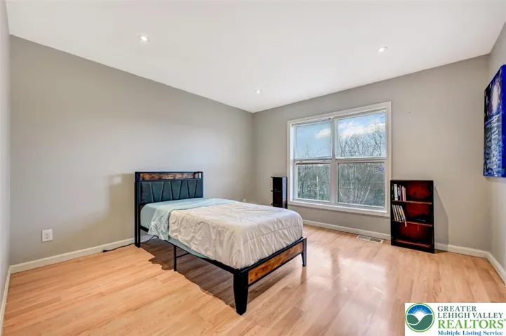 Spacious 2nd Bedroom