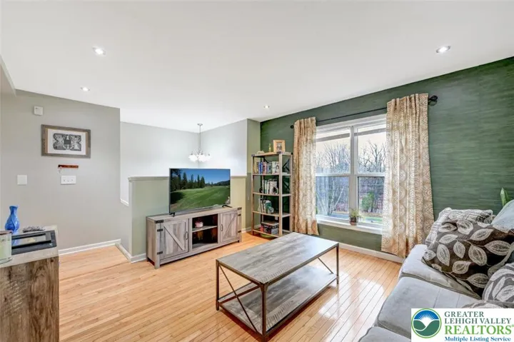Living Room w/ Hardwood Floor