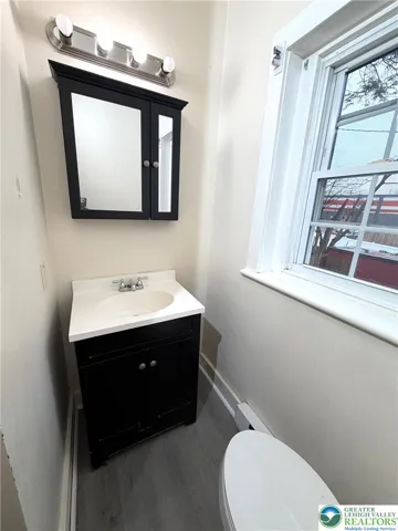 Full Bathroom 2