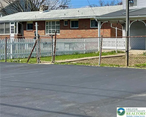 off street parking for 4 cars