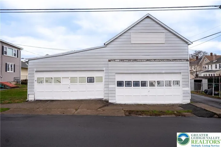 Detached Garage - Street View