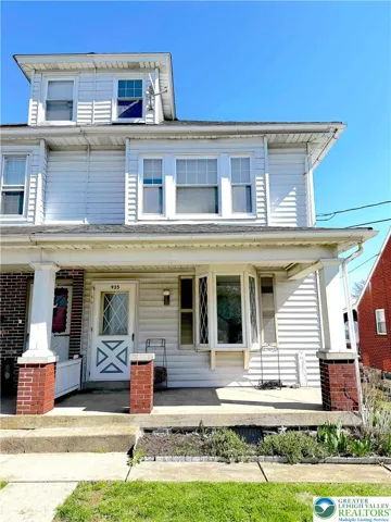 Welcome to 935 Easton Road!