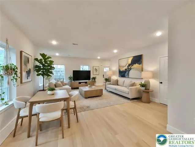 VIRTUALLY STAGED WITH AI