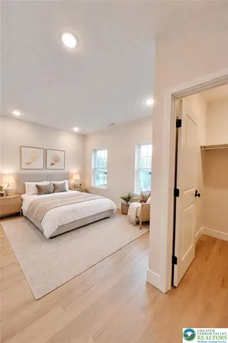 VIRTUALLY STAGED WITH AI