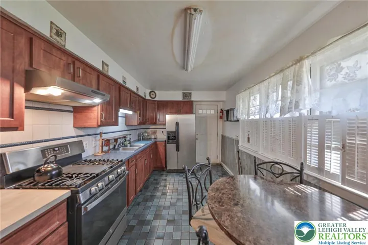 Welcoming Natural Lighting in Kitchen