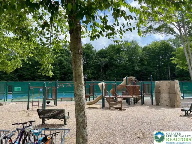 Playground / Pickleball