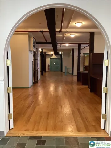 Vestibule towards rear.