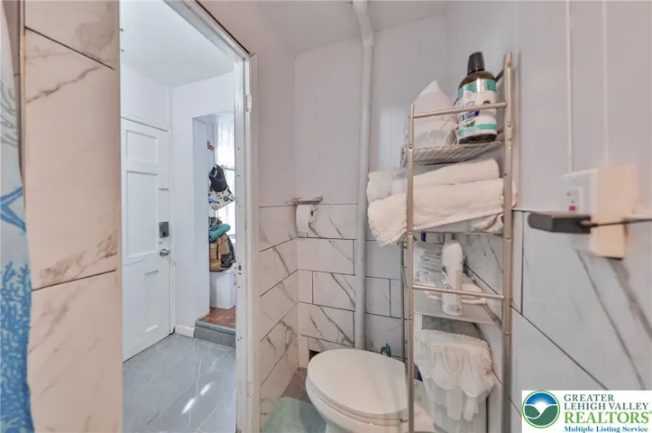 1st floor Bathroom