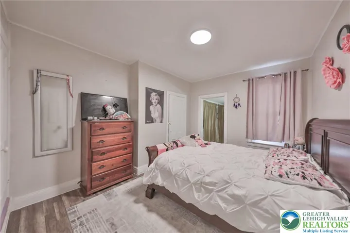 Rear bedroom