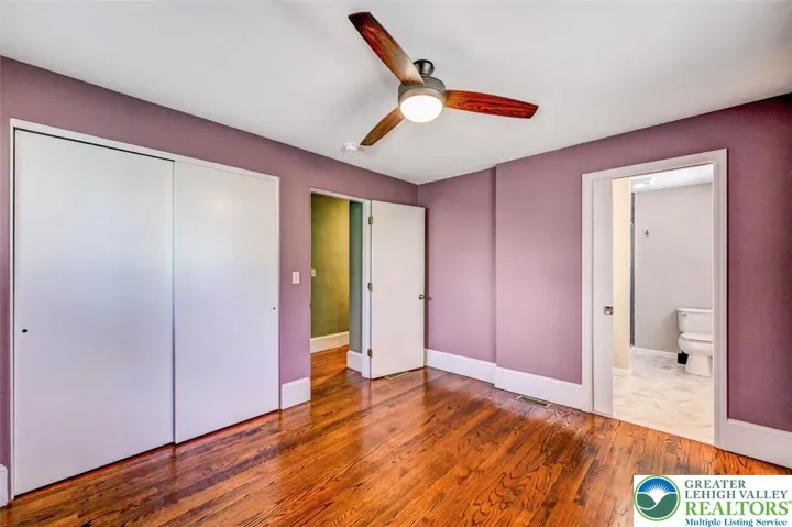 296 E Broad St 29 Large