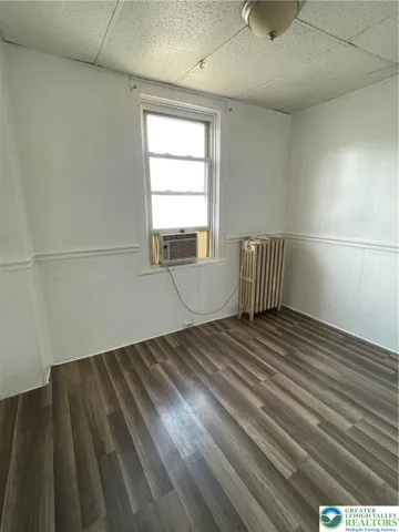 1st Bedroom / 2nd Floor