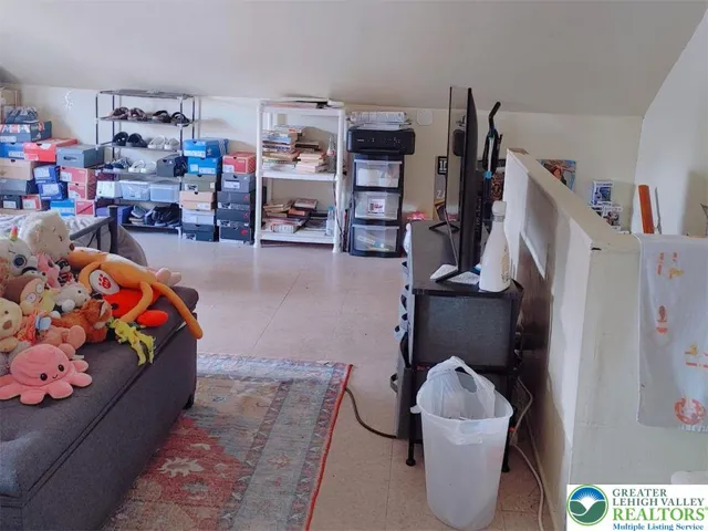 2nd attic bedroom