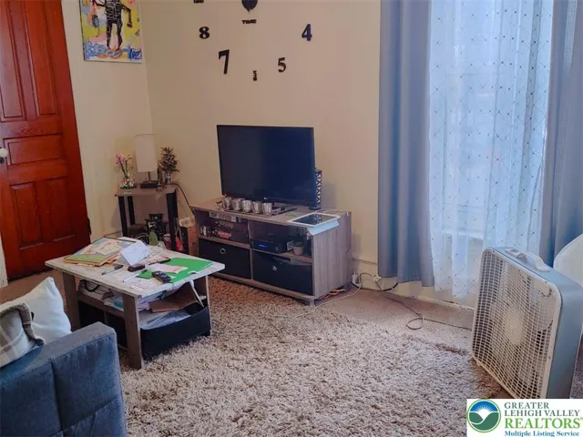 2nd Floor Living Room/BR
