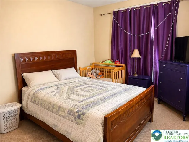 Unit 2 Larger bedroom