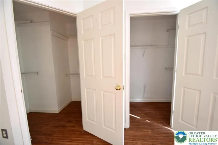 Walk In Closets-Primary