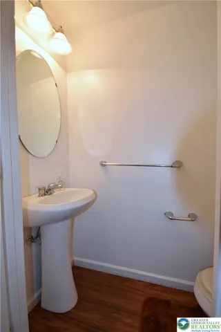 LL 1/2 bath