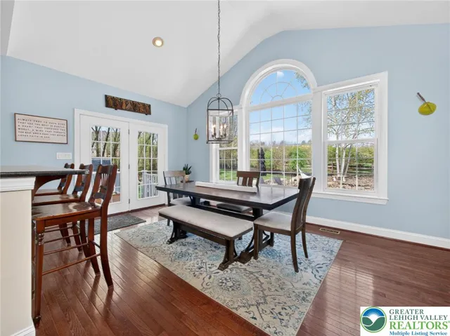 Sunroom/Breakfast Nook