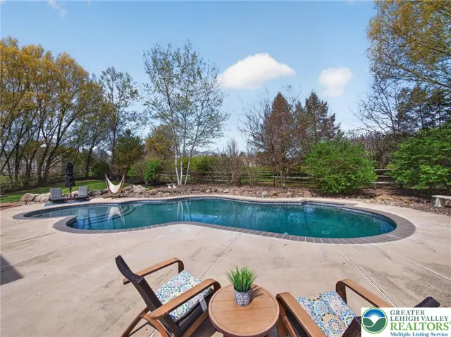 Saltwater/Gunite pool