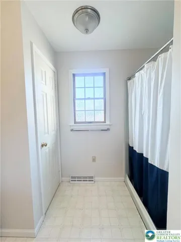 Primary En Suite Bath