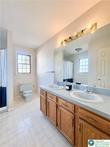Primary En Suite Bath