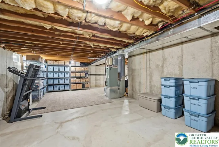 Virtually decluttered to show space potential.