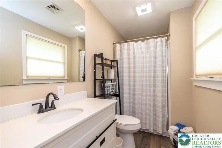 Beautifully Updated Primary Bathroom
