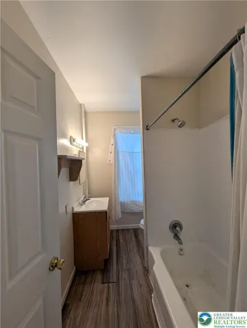 Full Bathroom 2nd floor