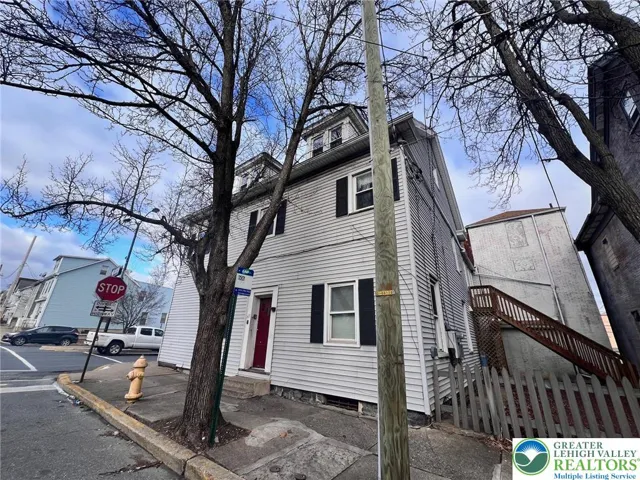 167 nesquehoning has a handy LANTA bus stop right out front.