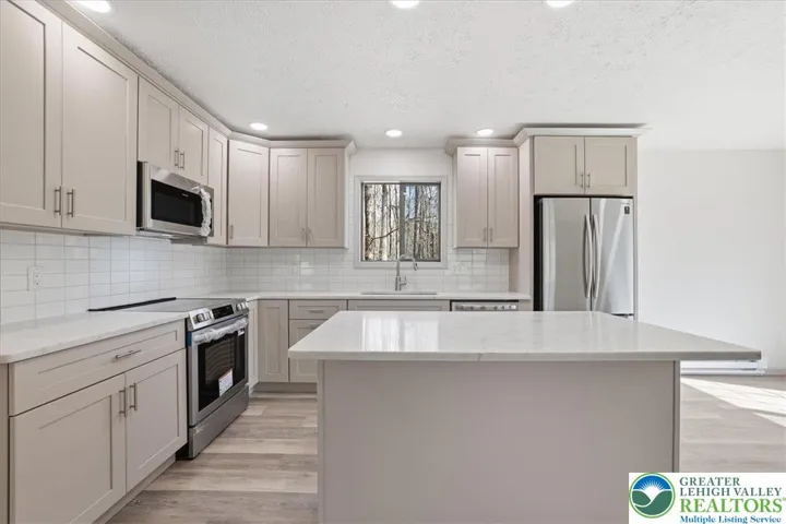 All new appliances!
