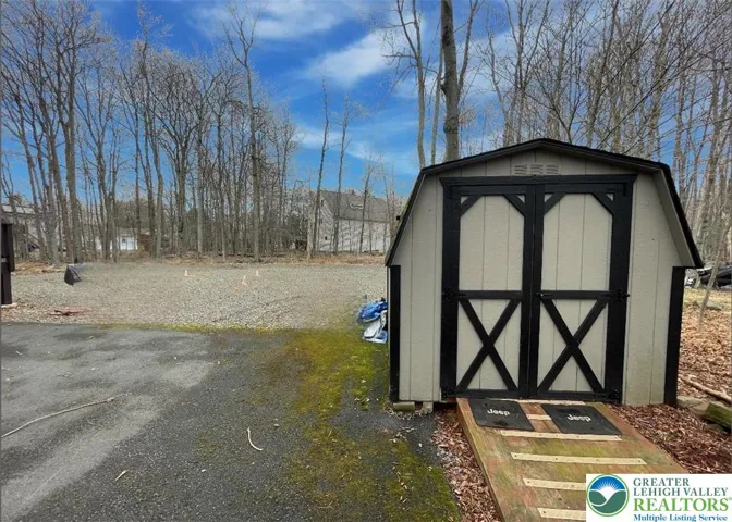 shed for extra storage
