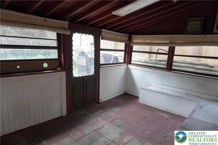 Enclosed sun room