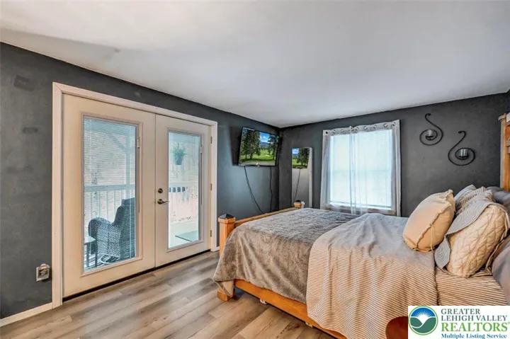 1st Floor Master Bedroom