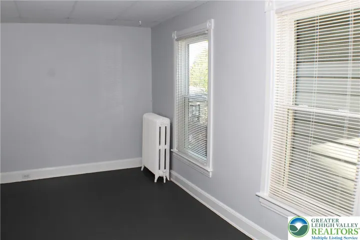 Back Bedroom, also carpeted