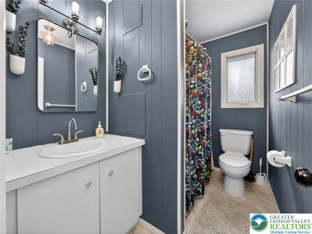 Bathroom upper