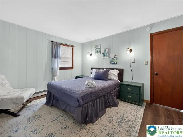 Bedroom upper
