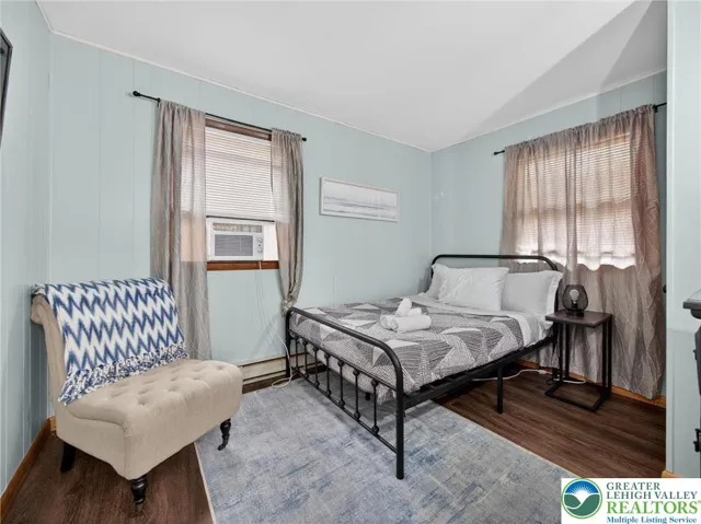 Bedroom upper
